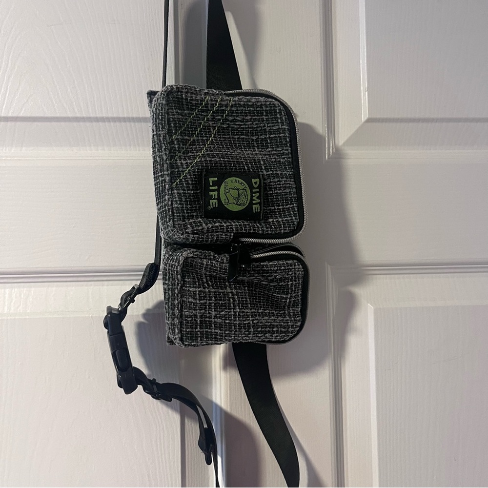 Black/Gray Dime Crossbody Bag